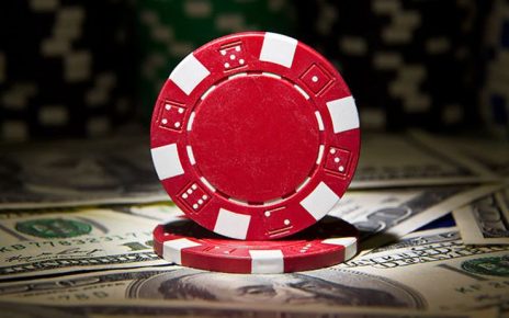 How to earn money by playing online poker